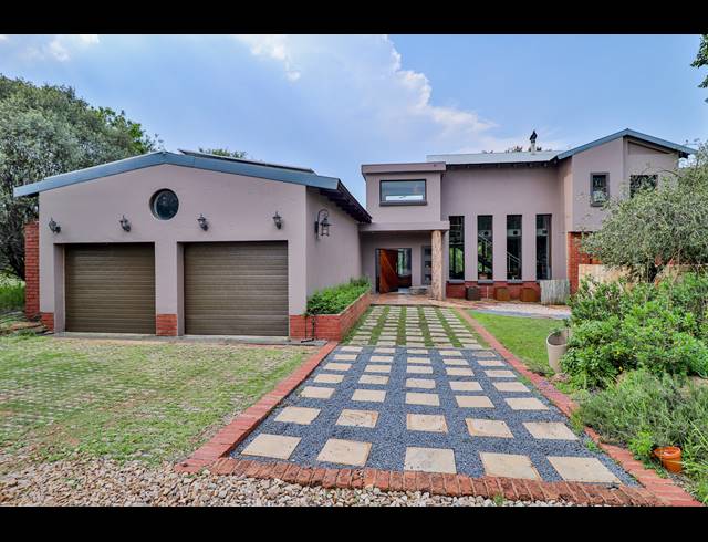 6 BEDROOM HOUSE SOLD IN LEEUWFONTEIN ESTATE